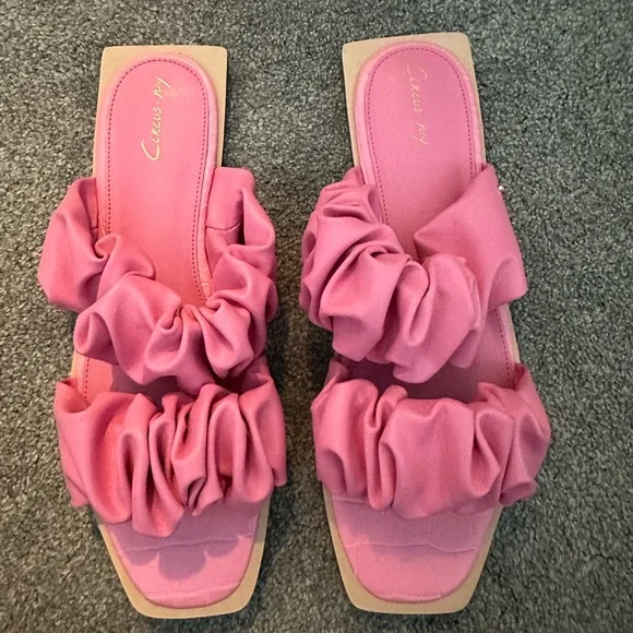 NWT Pink Sandals - Picture 1 of 6
